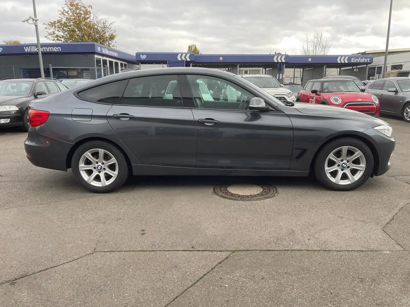 BMW 3 Series 2018 - Manual Petrol