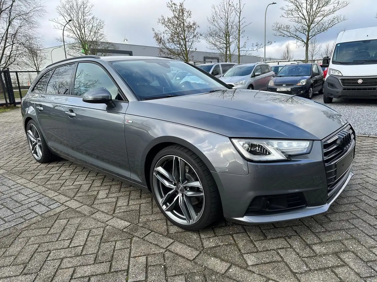 Audi A4 2019 - Manual Hybrid